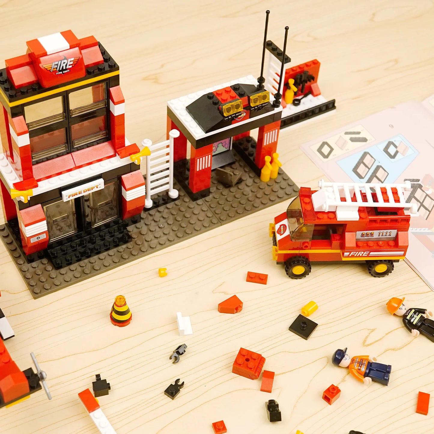 371PCS Fire Department Building Blocks City Fire Truck Rescue Helicopter Model Bricks Set With Mini Figures Kids DIY Toys Gifts