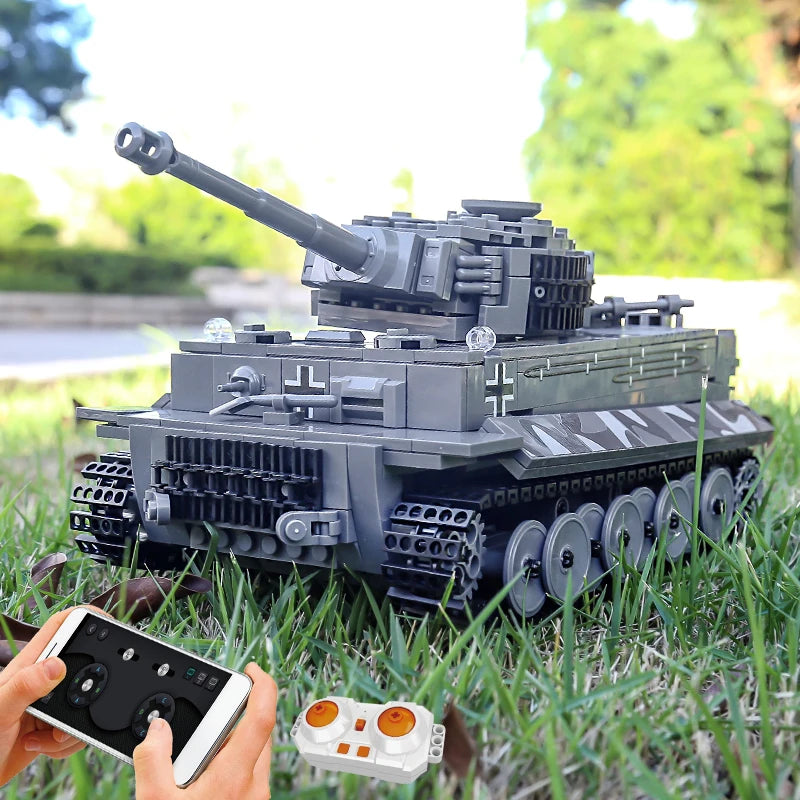 MOULD KING 20014 Technik WW2 Military Tiger Heavy Tank Model Remote Control Building Blocks Bricks Model Toys Gifts for Boys