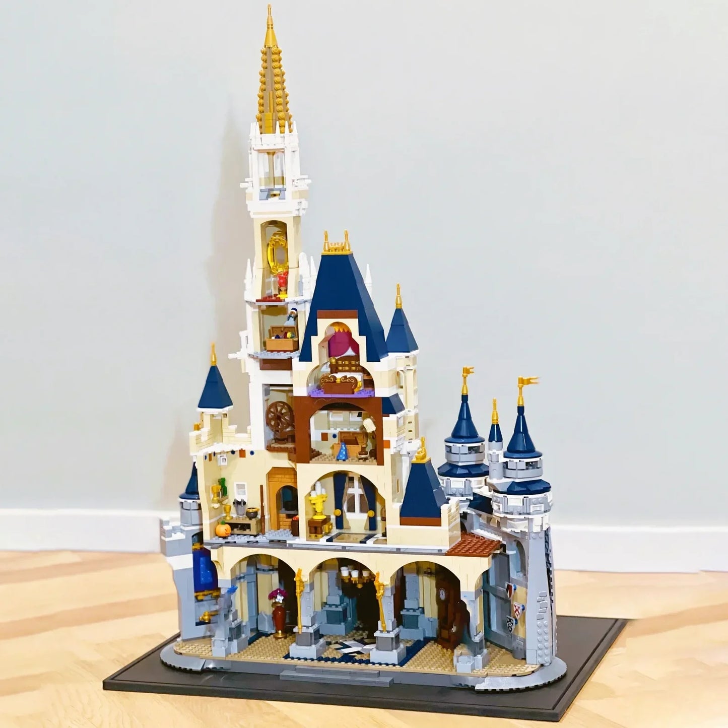 Princess Fantastic Castle House Buildings Sets, City Apartment Model Modular Buildings Blocks Gift for Adults Gift Kids 4080 PCS